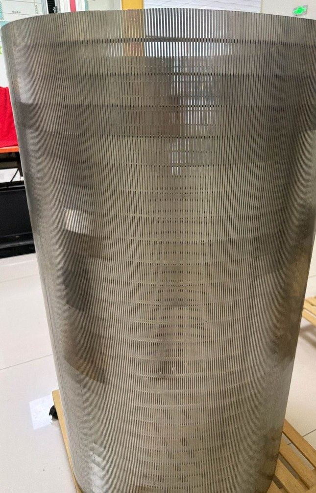 Wedge wire screen tubes